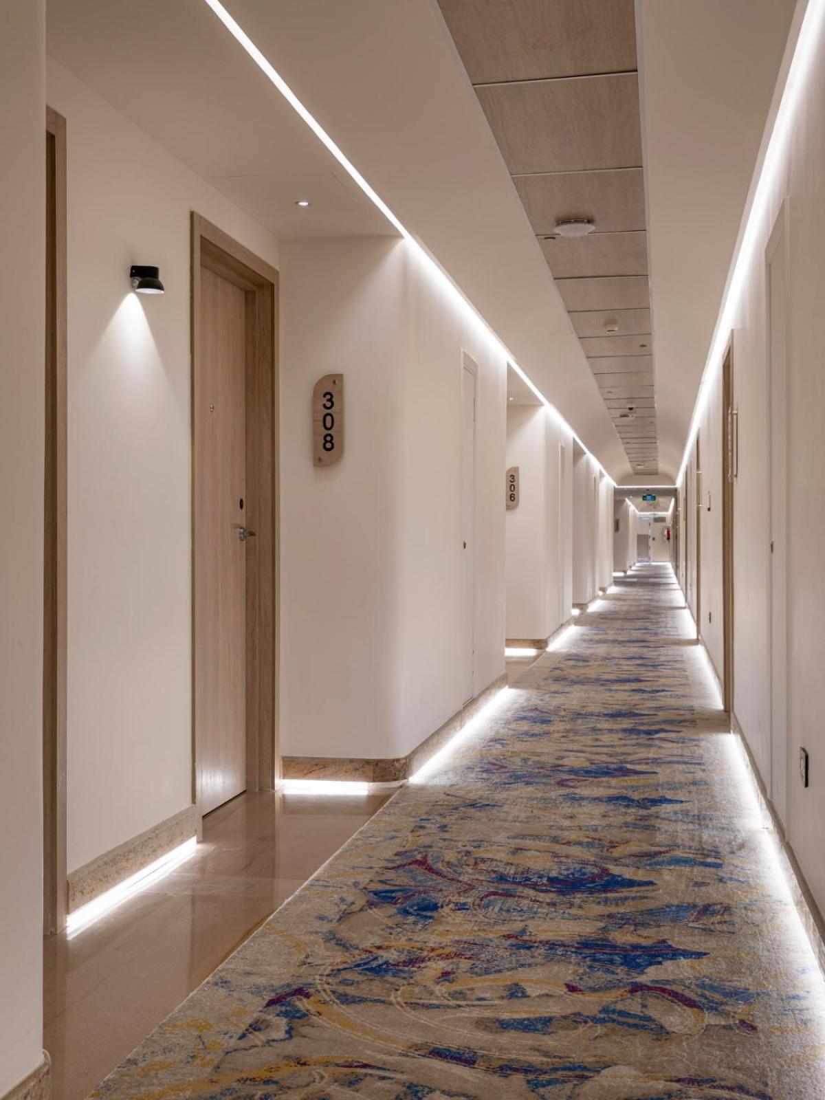 Mirage Hotel & Conference Center Alexandrie Extérieur photo A corridor at the hotel